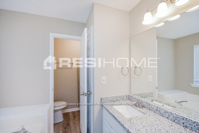 Building Photo - 138 Floresta Dr