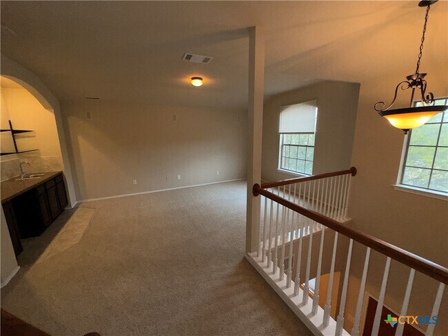 Building Photo - 6808 Rosita Oak Dr