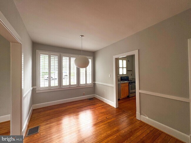 Building Photo - 27 W Wyatt Ave