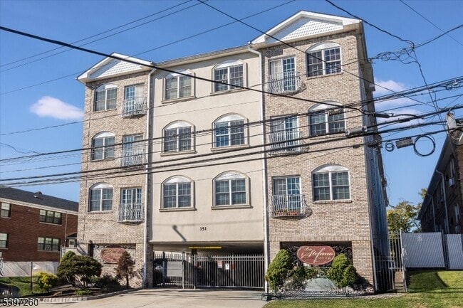 Building Photo - 349-353 S Broad St