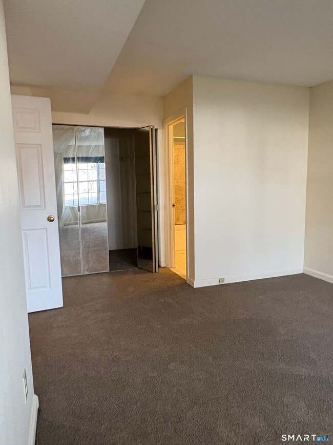 Building Photo - 15 Forest Glen Cir