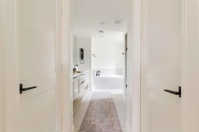 Building Photo - 4 Bedroom 2.5 Bath 2 Car Garage in Quail C...