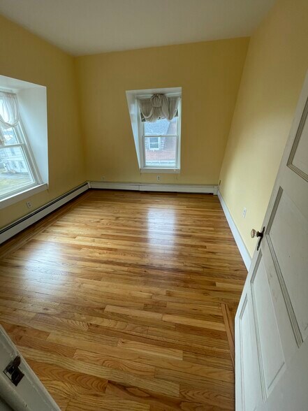 Bedroom 2 - 54 Allen St