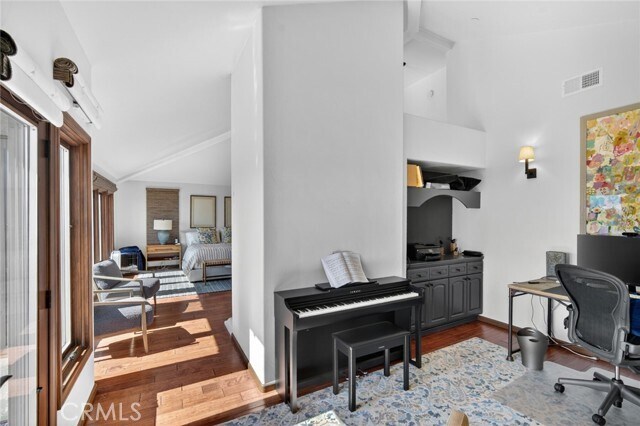Building Photo - 545 Avenida Buenos Aires