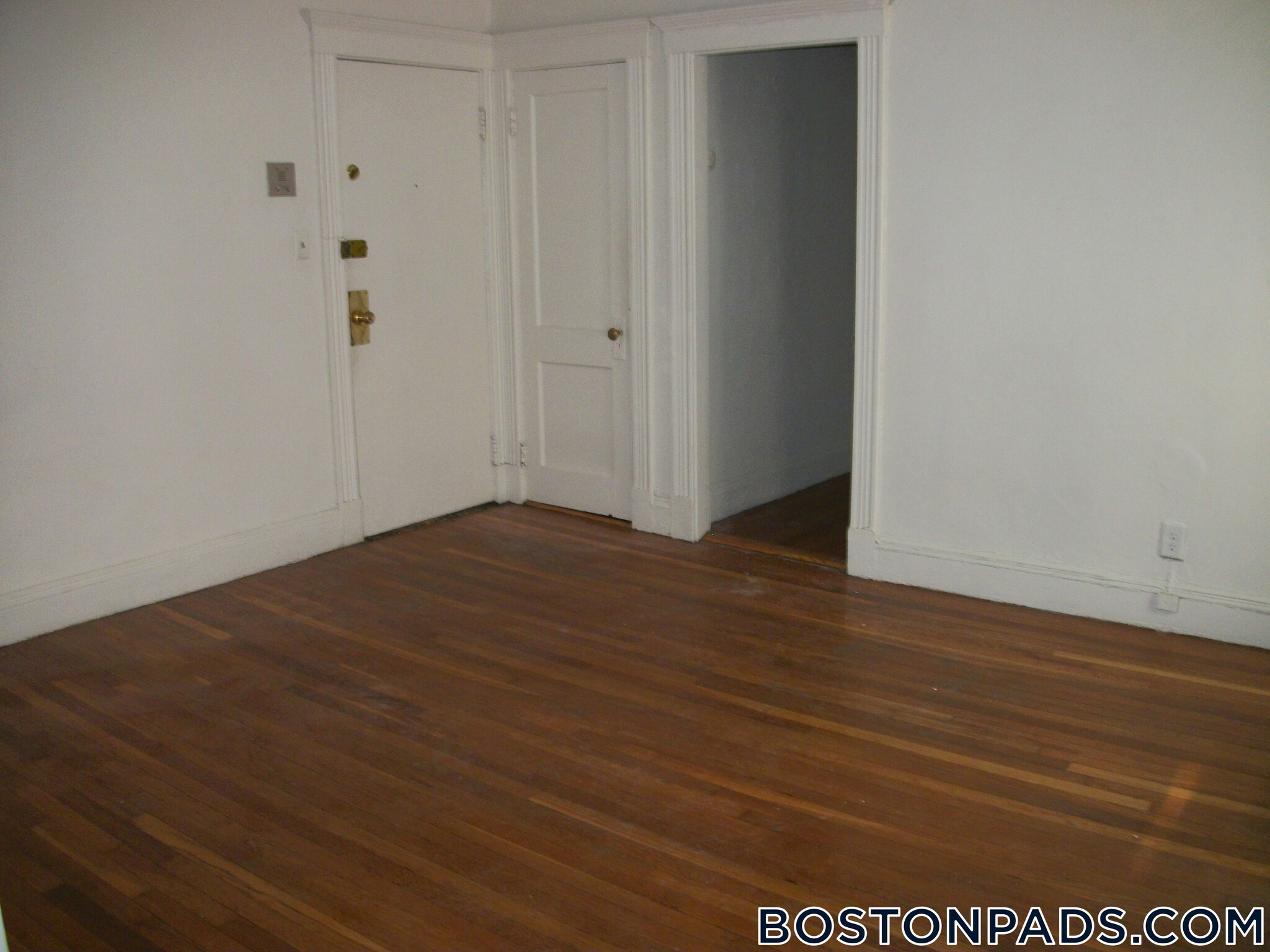 Building Photo - 231 Park Dr