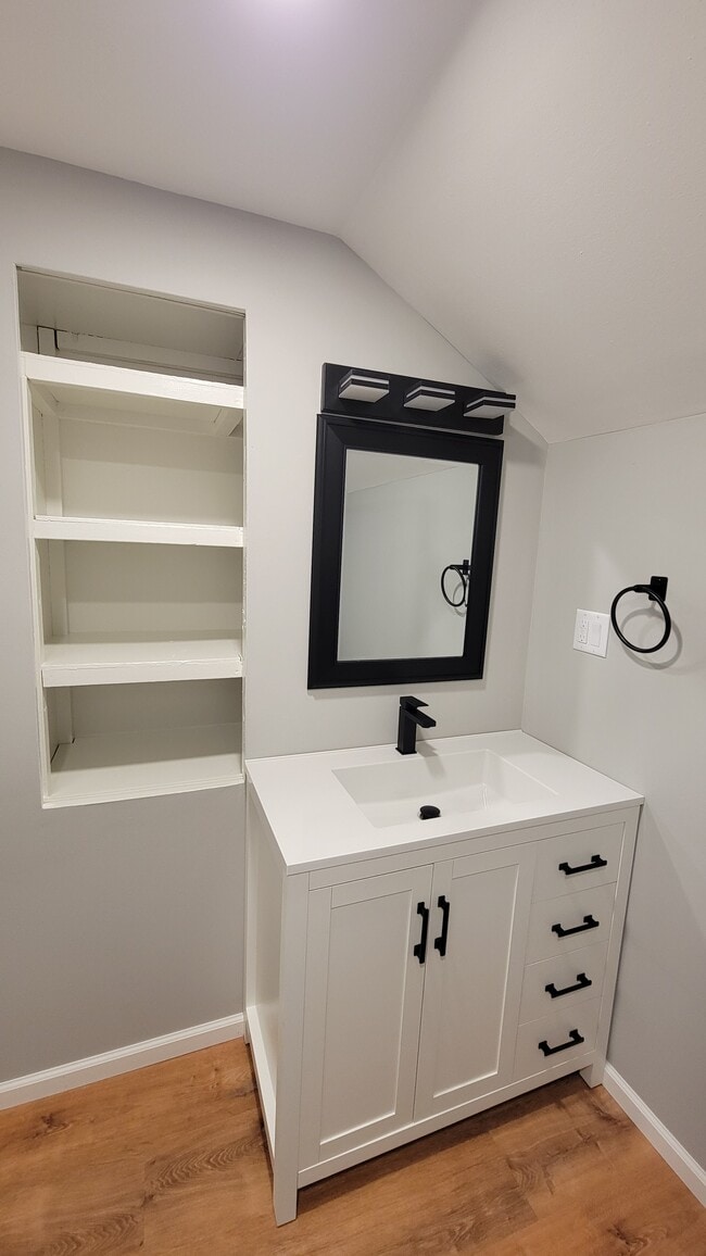 Building Photo - 3643 E Van Norman Ave