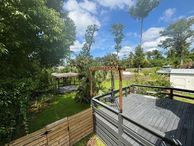 Building Photo - 802 Marvin Ave