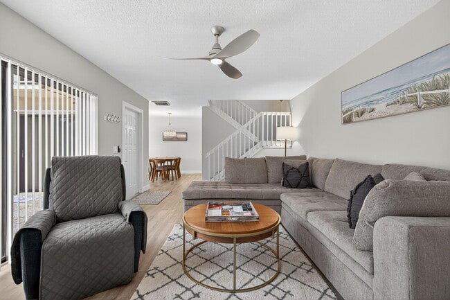 Building Photo - 2701 27th Ct