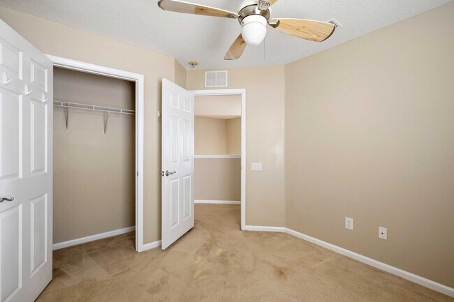 Building Photo - 4/3.5 in Wesley Chapel!