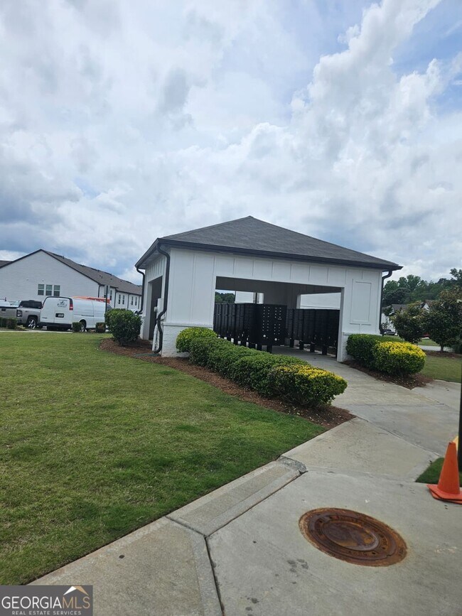 Building Photo - 56 Auburn Hls Dr