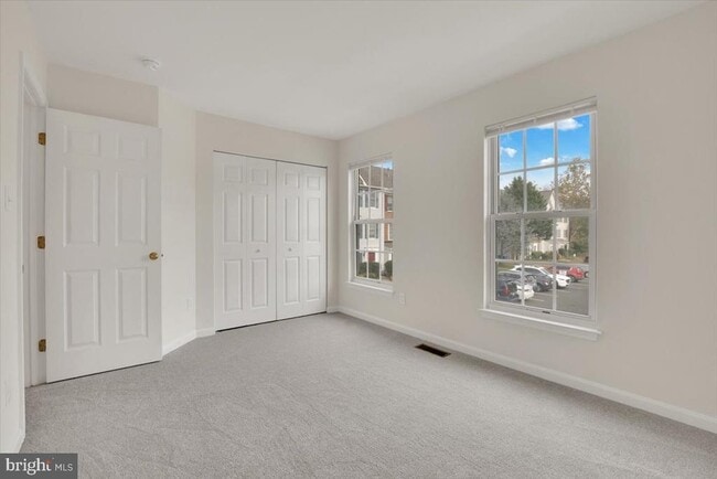 Building Photo - 43539 Kiplington Square