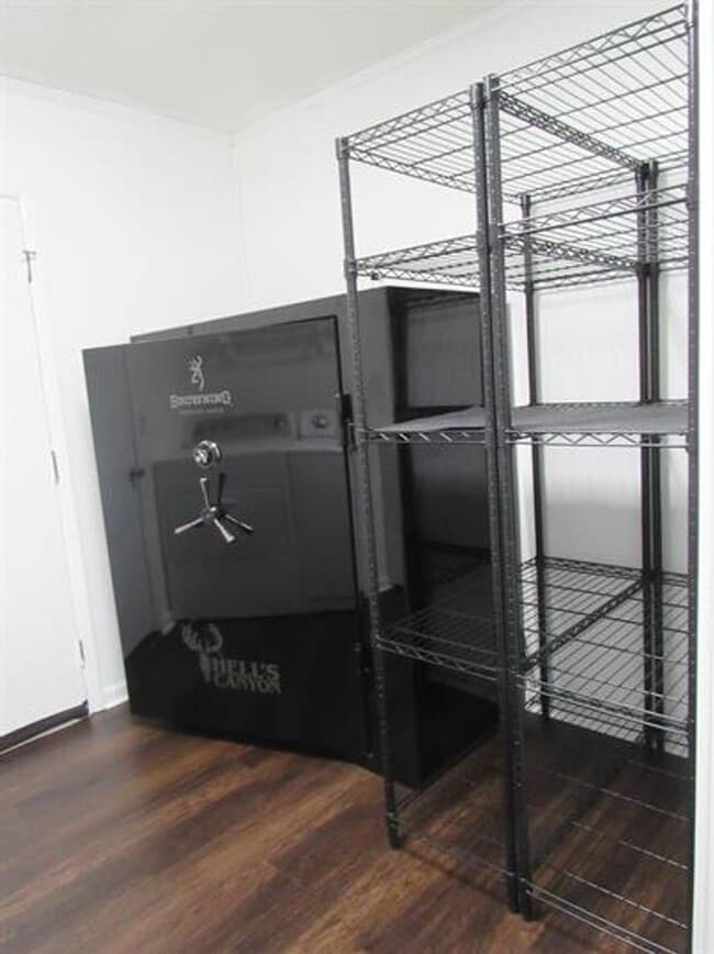 Building Photo - Available July!