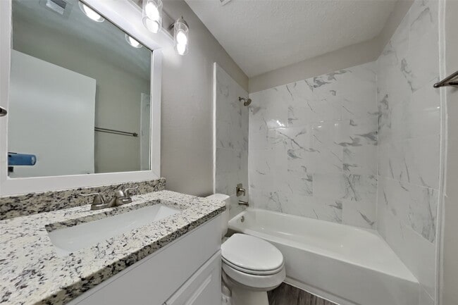 Building Photo - 28907 Sedgefield St