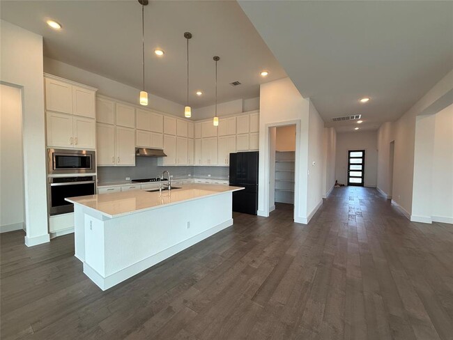 Building Photo - 1801 Cullera Dr