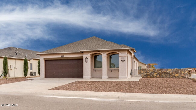 Building Photo - 228 Flor Scabiosa Dr