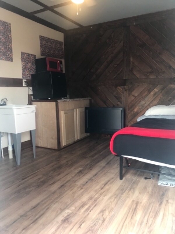 Building Photo - 4411 County Rd 127