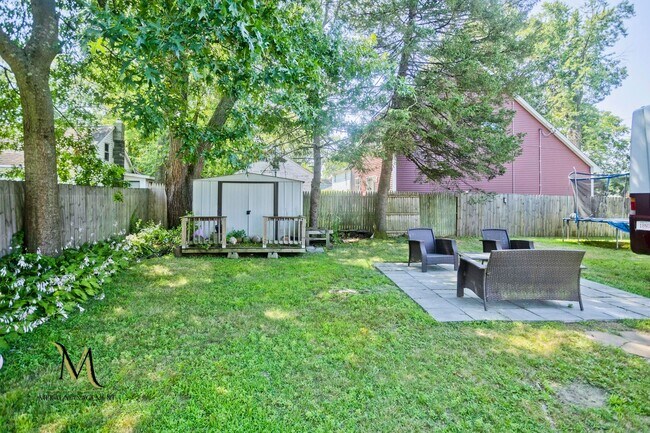 Building Photo - Single-Level Living! 3 Bed Ranch with Mode...