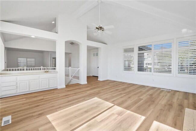 Building Photo - 34152 Cambridge Rd