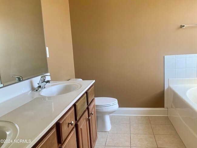 Building Photo - 7206 Chipley Dr