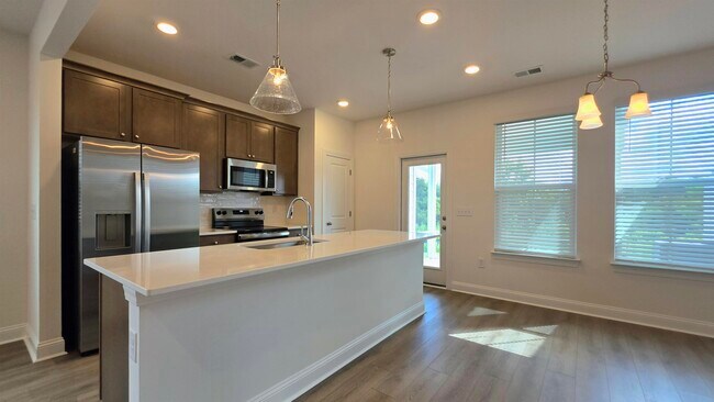 Building Photo - 670 Bolder Way