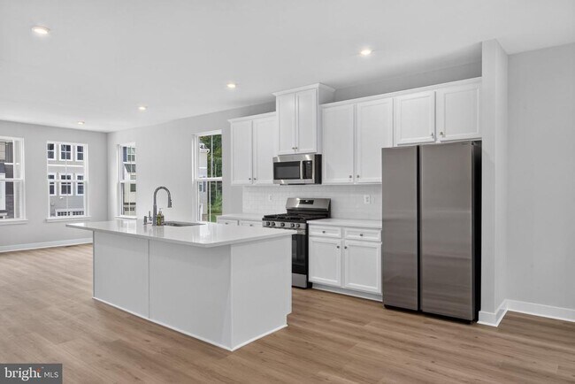 Building Photo - 1863 Bergerac Ct
