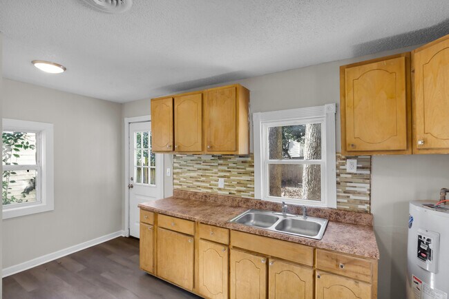 Building Photo - 605 1st Ave