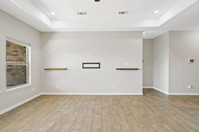 Building Photo - 306 Javier Dr