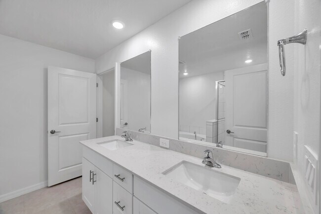 Building Photo - 9328 Bonita Mar Dr