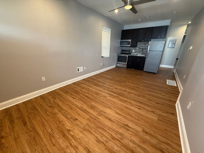 Building Photo - 5036 Sansom St