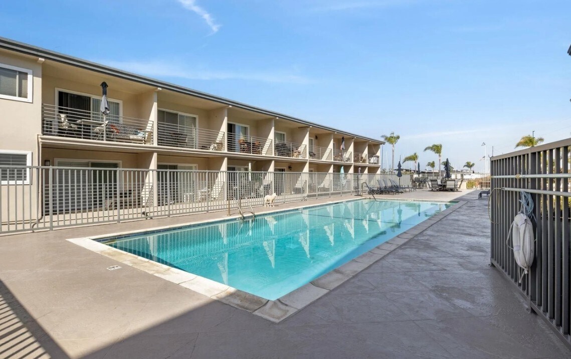 Building Photo - 1021 Scott St