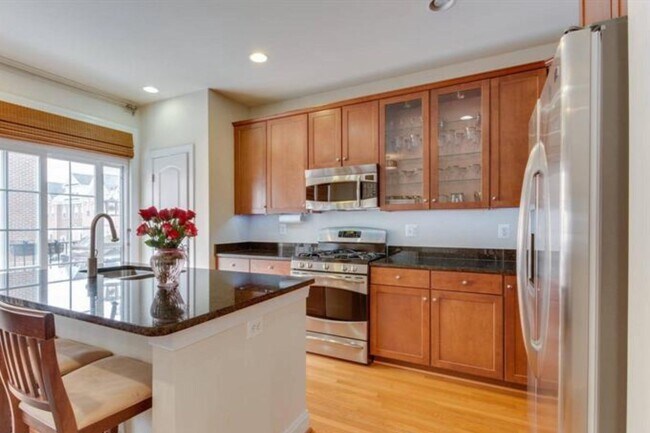 Building Photo - 2149 Red Vine Dr