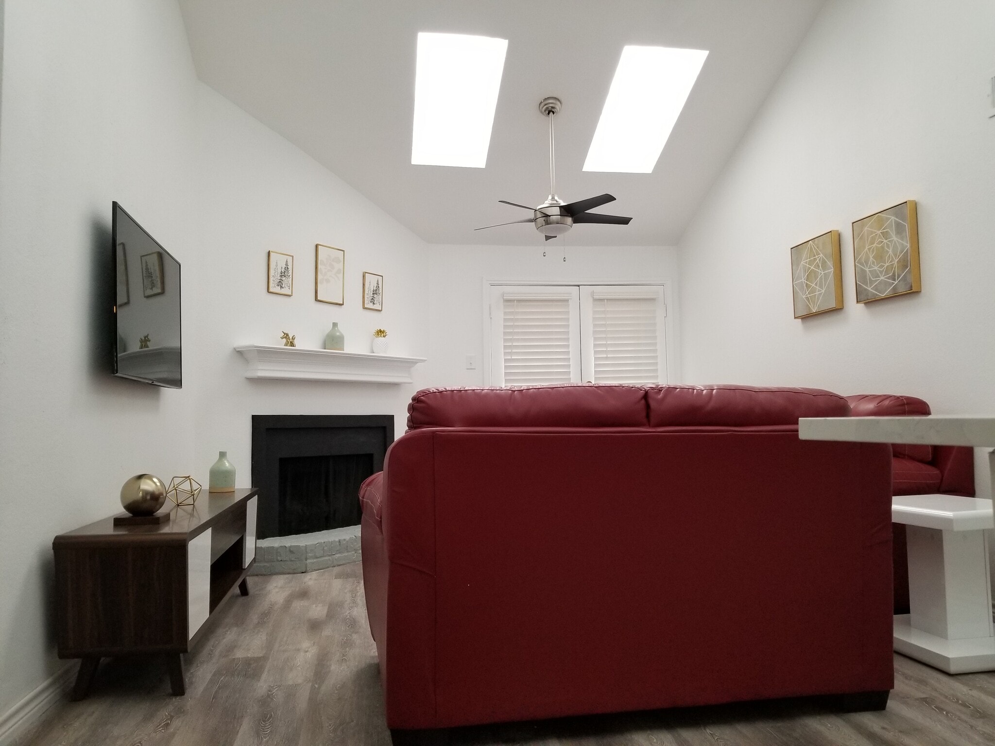 Building Photo - 5750 Phoenix Dr