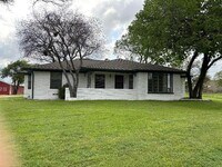 Building Photo - 1540 Brumlow Ave