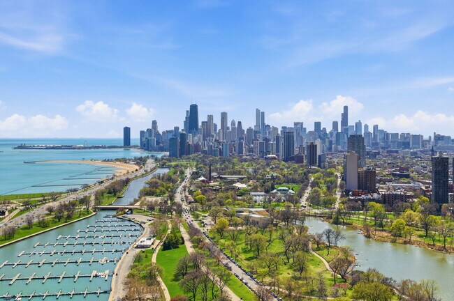 Building Photo - 2800 N Lake Shore Dr