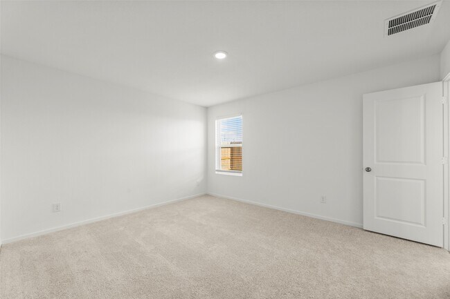 Building Photo - 16854 Great Highlands Dr