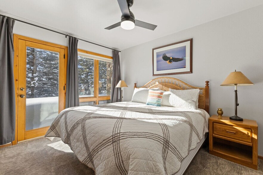Building Photo - 2460 Ski Trail Ln