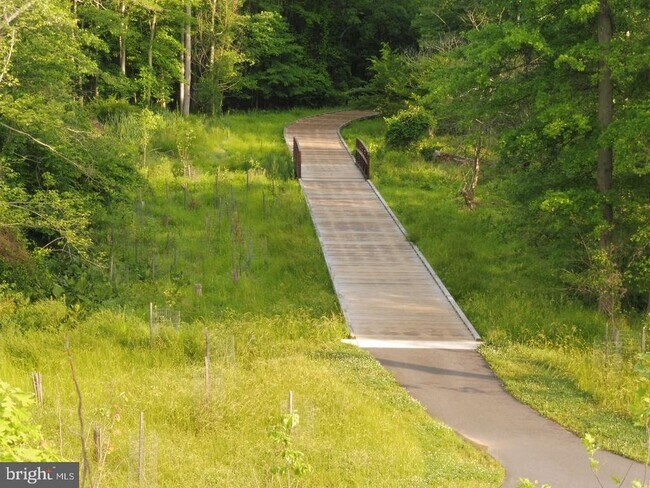Building Photo - 12923 Benton Park Cir