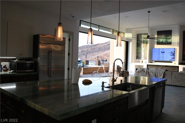Building Photo - 674 Falcon Cliff Ct