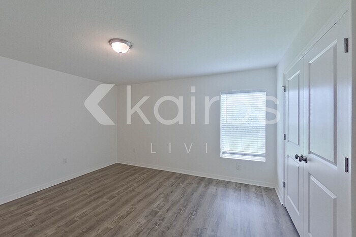 Building Photo - 158 Snedeker St