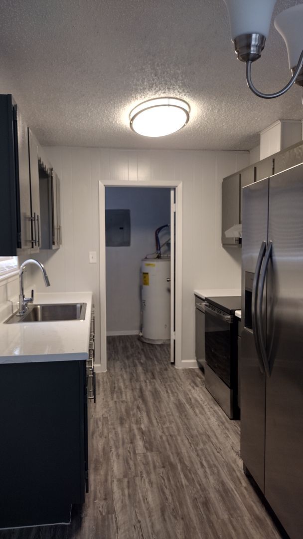 Building Photo - 226 Redbud Ln