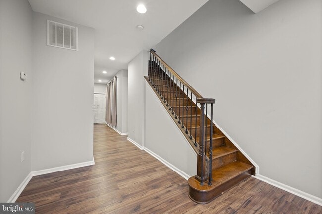 Building Photo - 420 N Collington Ave