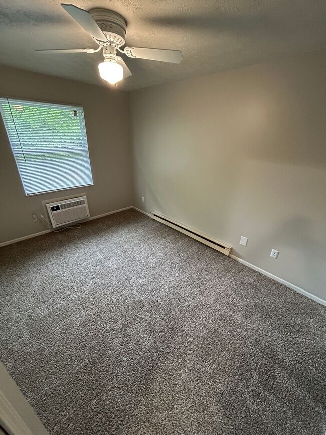 Building Photo - Spacious 2-Bedroom Living in a Quiet Commu...