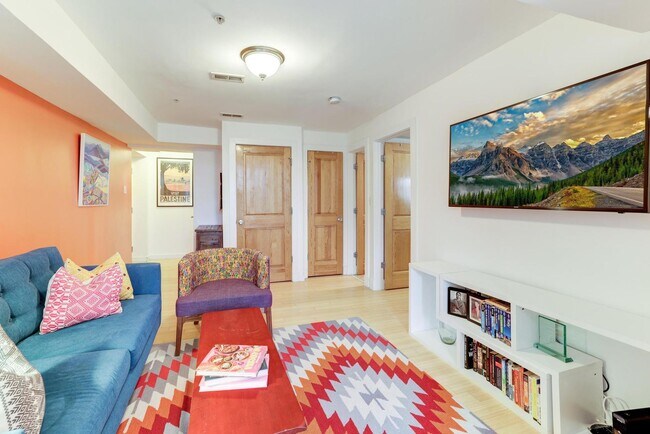 Building Photo - Updated  and Open Plan One Bed/One Bath 16...