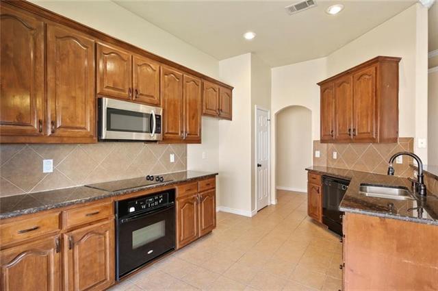 Building Photo - 15004 Waters Dr