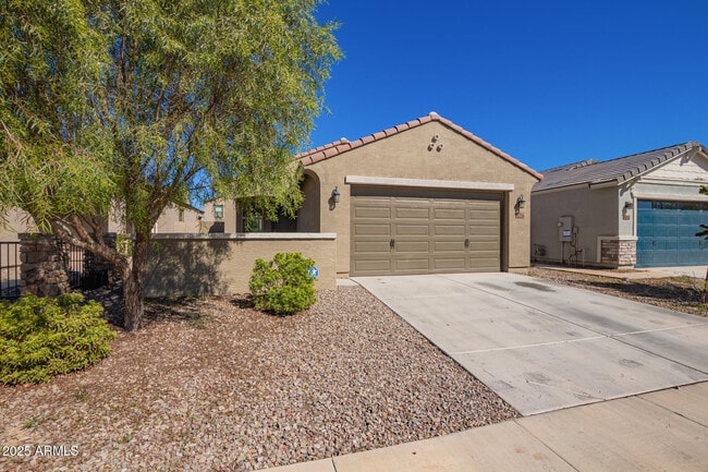 Building Photo - 40354 W Sunland Dr