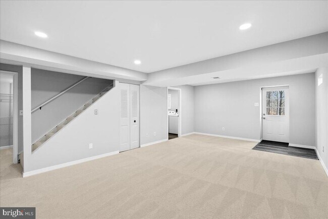 Building Photo - 8300 White Star Ct