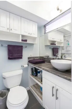 Master Full Bathroom - 2575 Kuhio Ave