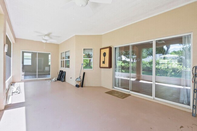 Building Photo - 24 Lakecliff Dr