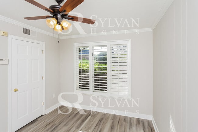 Building Photo - Feel like you are on vacation every day in this 4 bedroom, 3 bathroom home