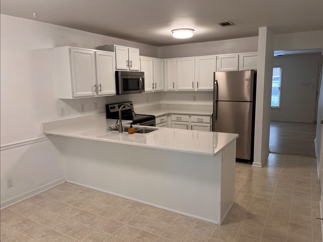 Building Photo - 104 Sparger Springs Ln